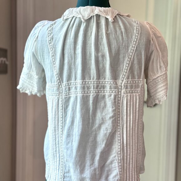 Sweet Lace Top - Picture 2 of 3